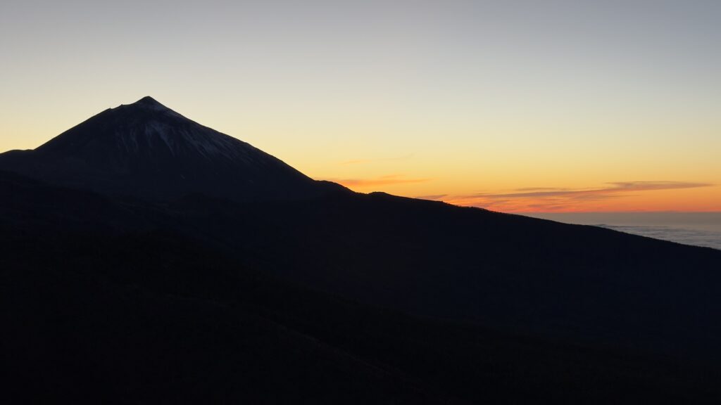 Coucher de soleil au Teide sur le plateau à Tenerife